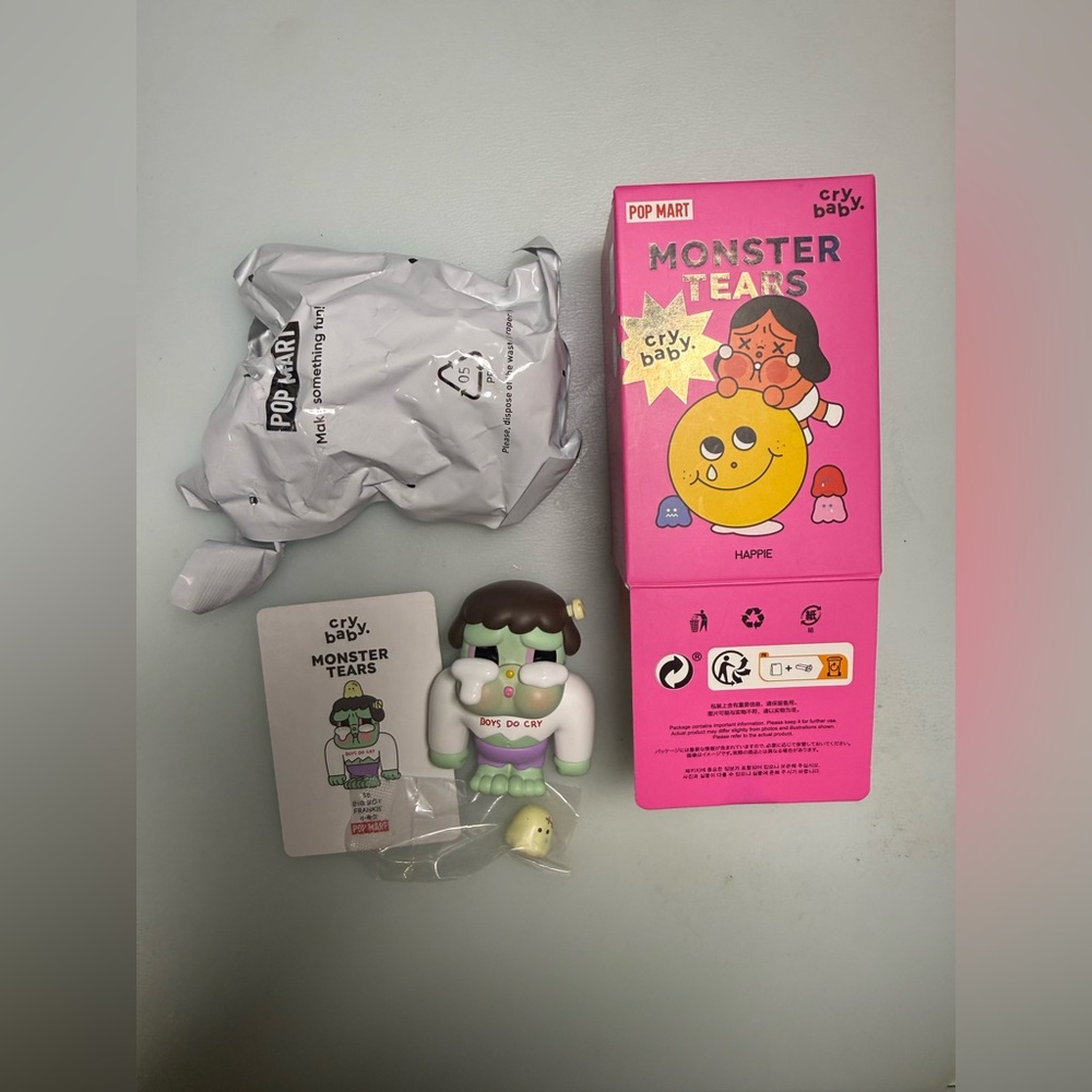 CRYBABY Monster Tears Series *Rare* Blind Box BIG BOY FRANKIE - Picture 2 of 7